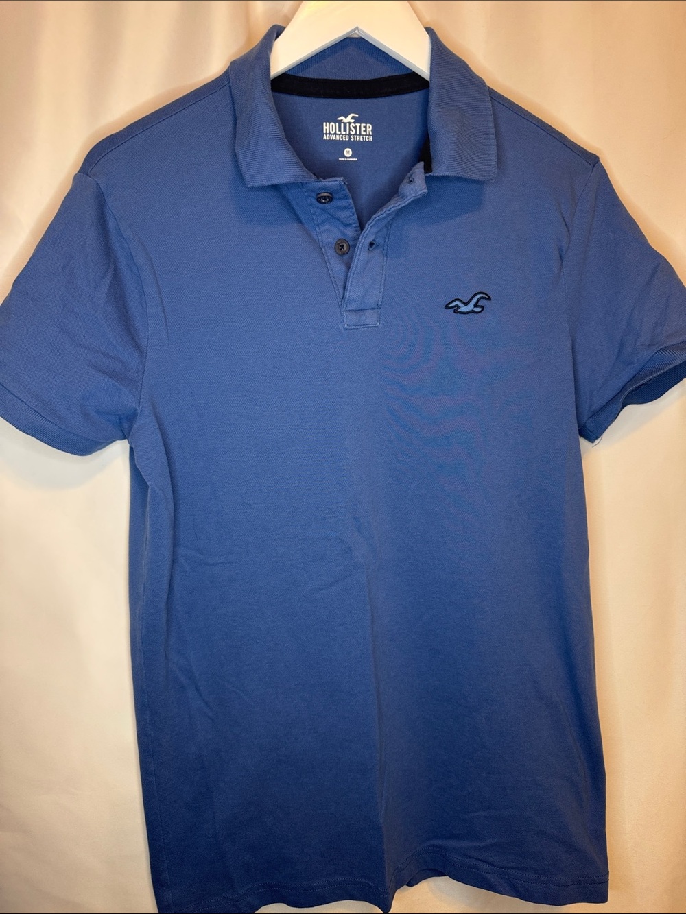 Hollister Men’s Royal Blue Short-Sleeve Polo medium